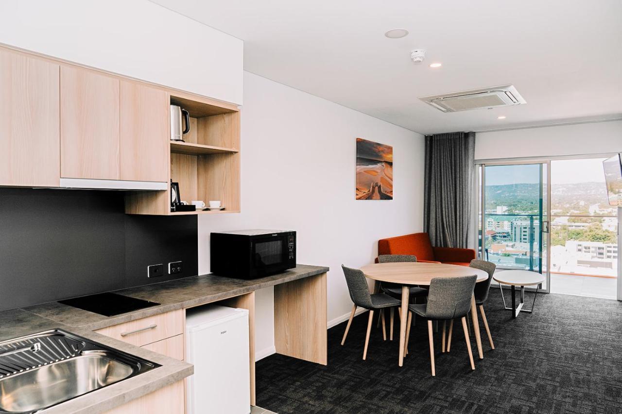 Toms Court Hotel Adelajda Zewnętrze zdjęcie